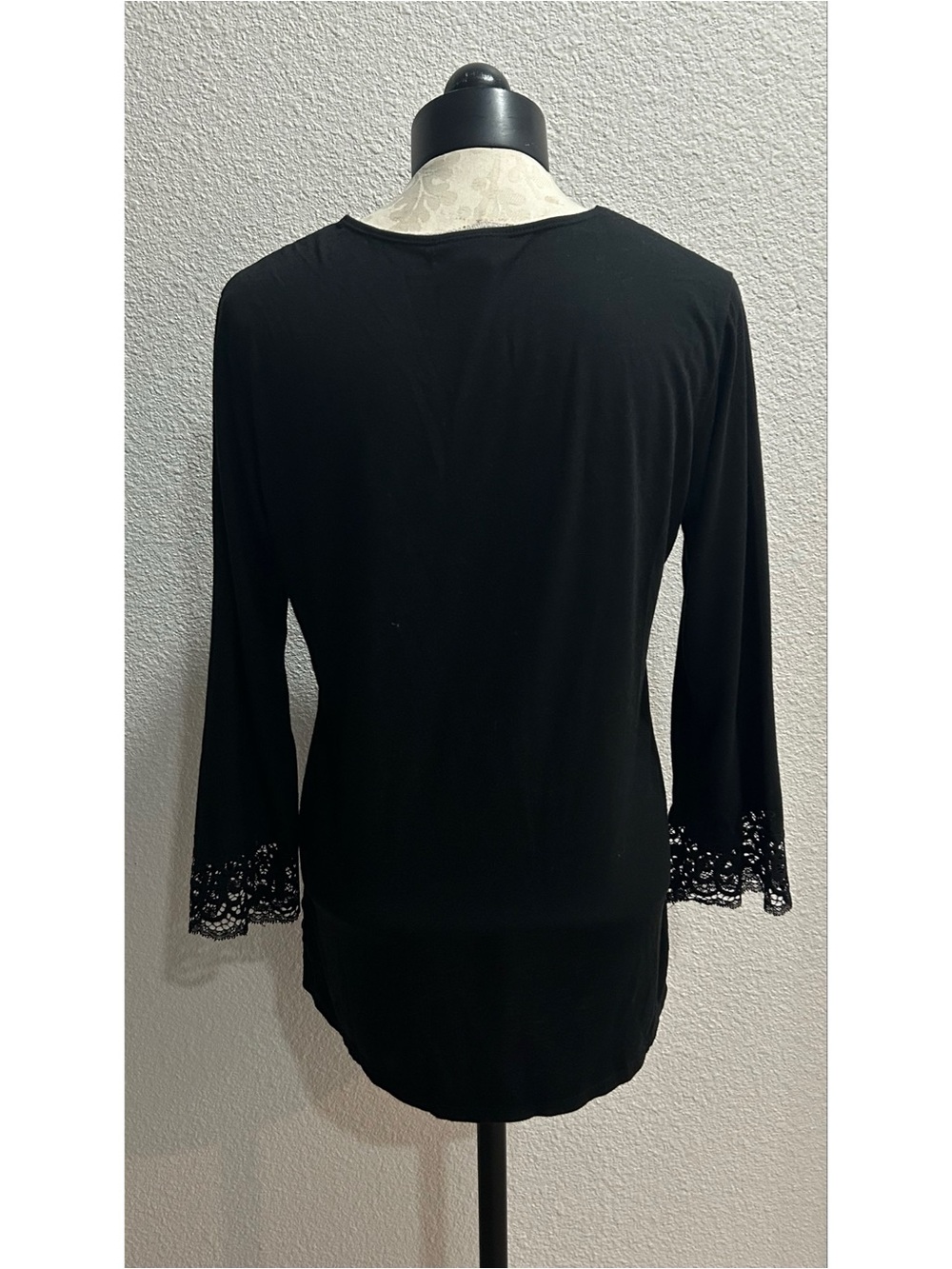 Natori Top Women’s Size Medium Black Lace Trim V-Neck Long Sleeve Loungewear - Picture 2 of 6